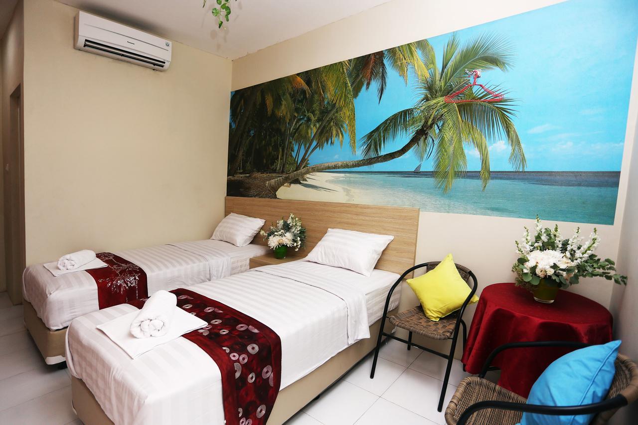 C.Stone Hotel Surabaya Esterno foto
